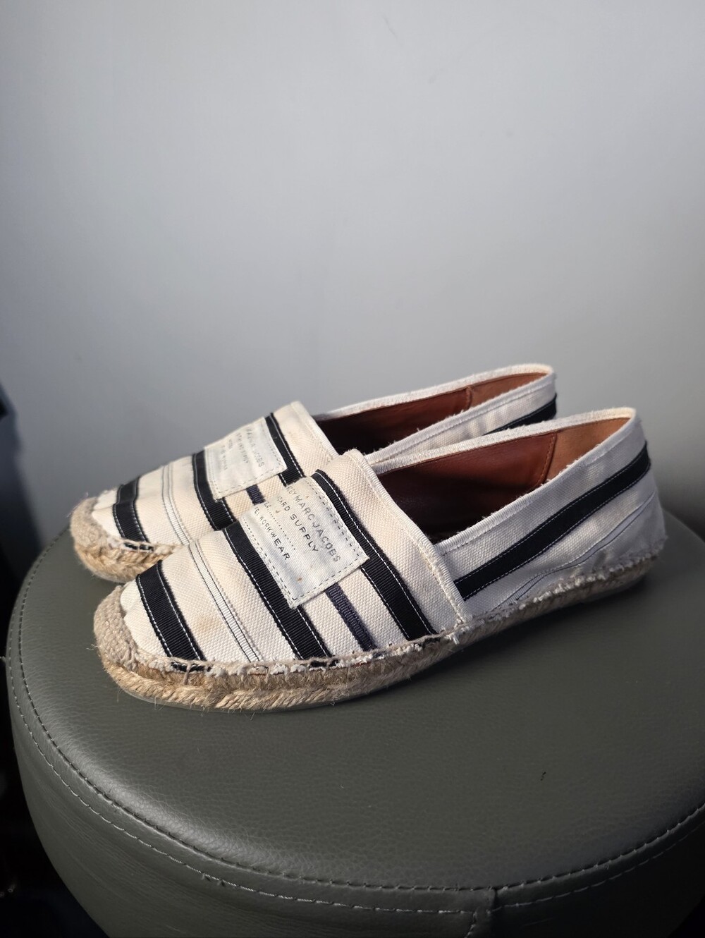 Marc By Marc Jacobs Striped Canvas Espadrille Flats Slip On Shoes Size 38 Ivory